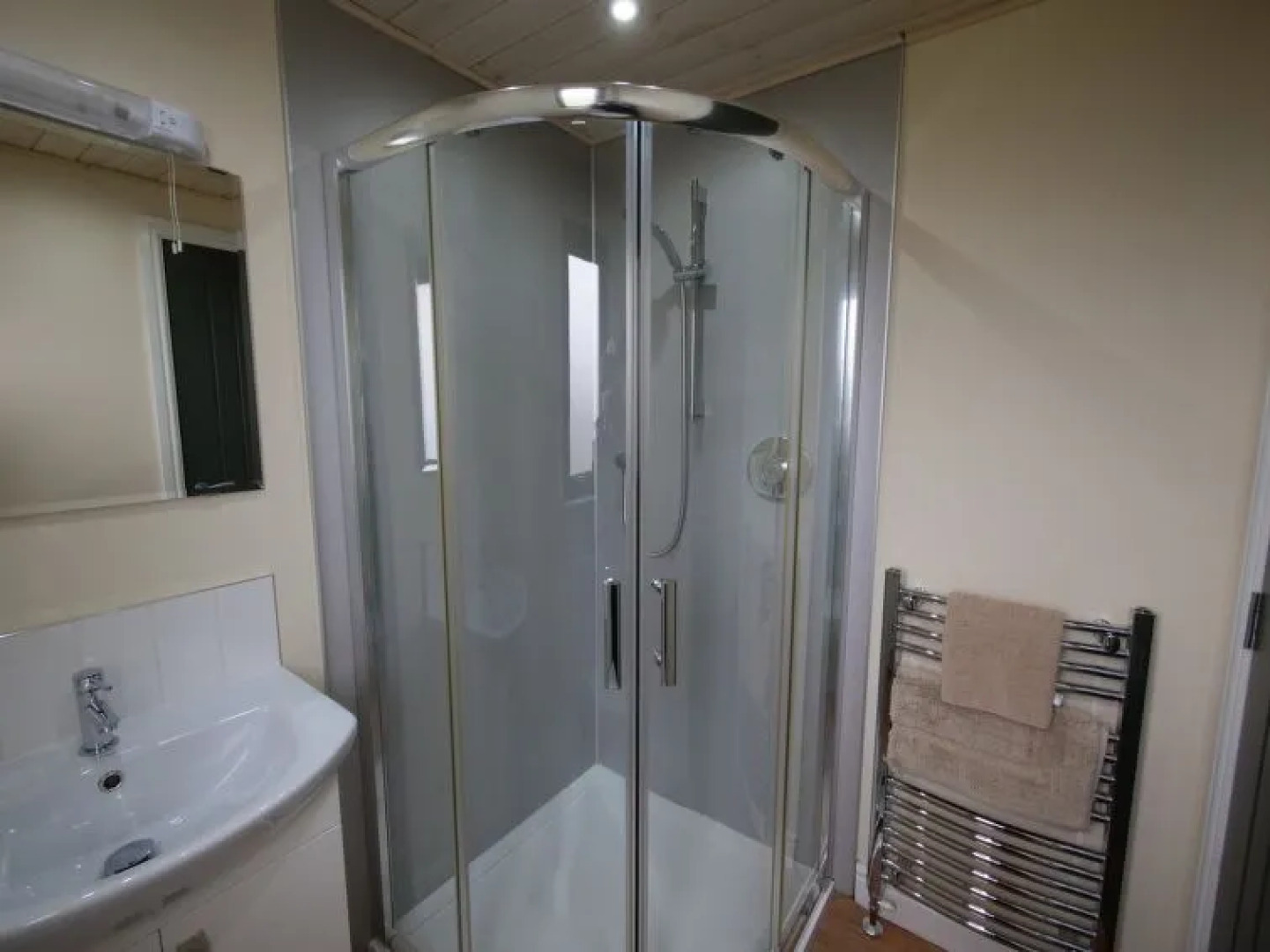 Chalet Loch Leven Lodge