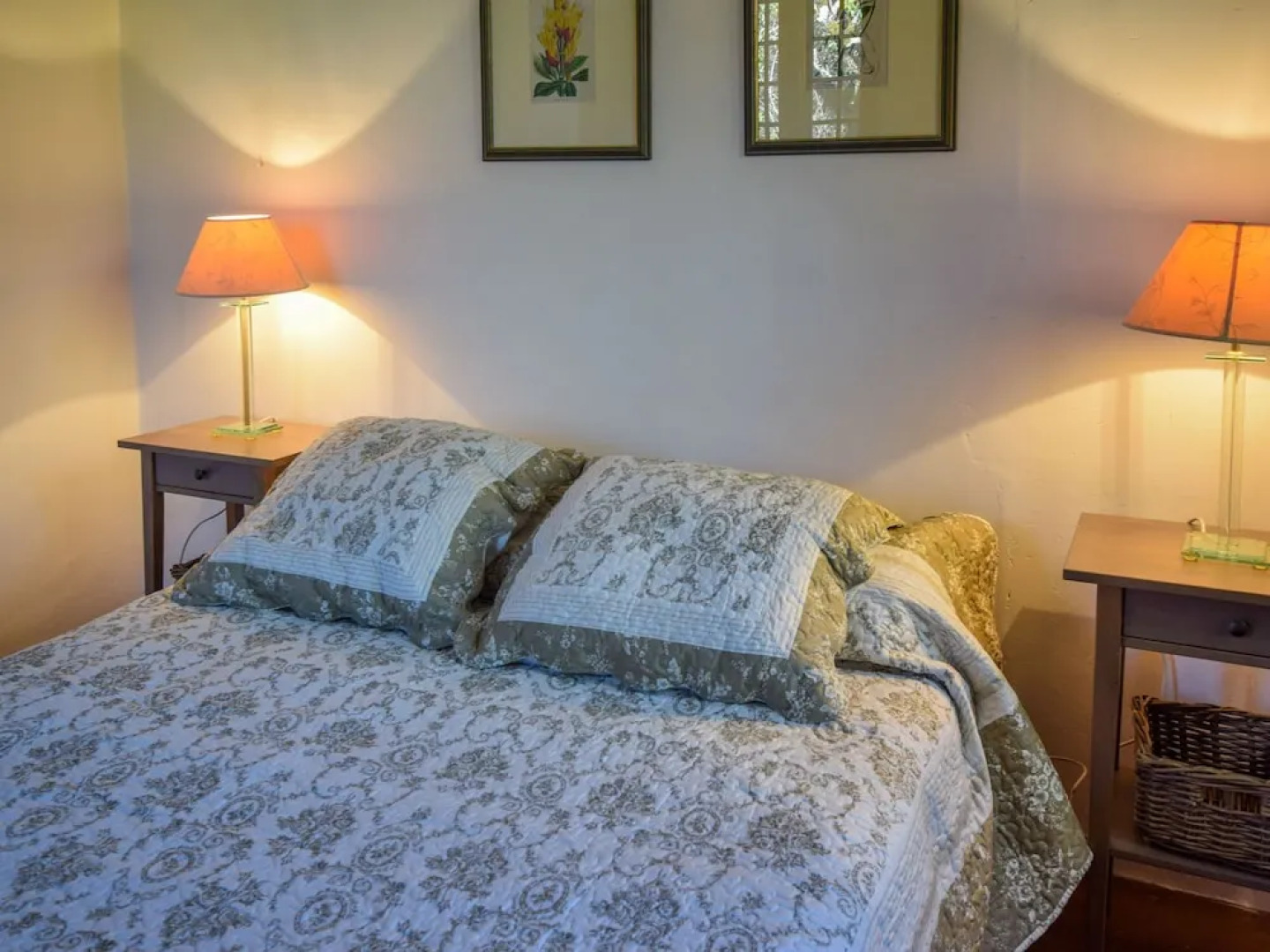 Charming Holiday Home With Deckchairs, Garden, Terrace, BBQ