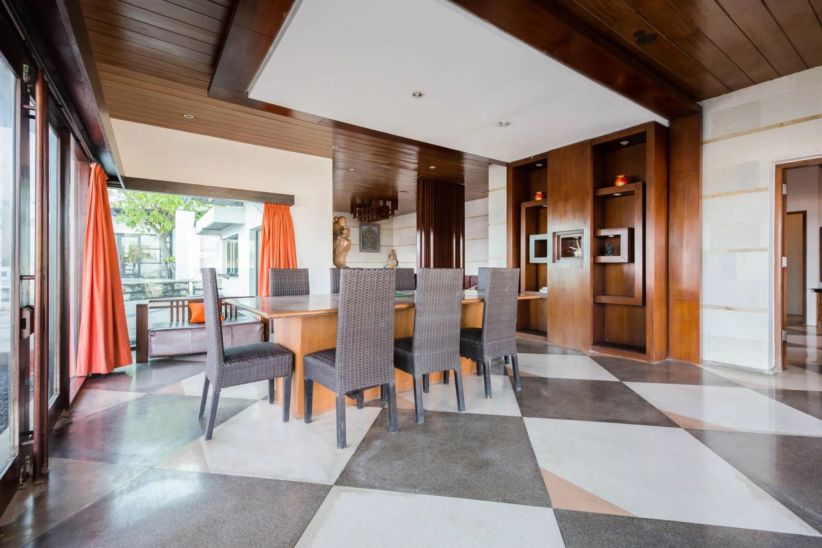 Suarti Resort Villas & Gallery