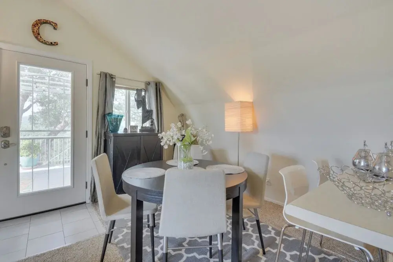 Mariposa Home: Furnished Patio & Sierra Mtn Views