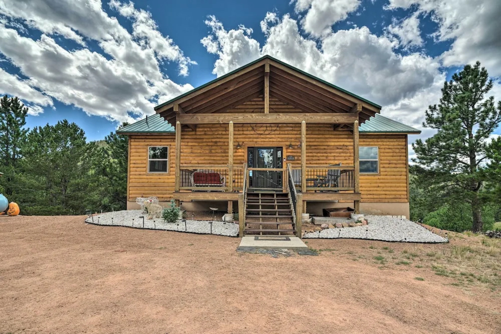 Cripple Creek Mountain Getaway w/ Hot Tub & Views!