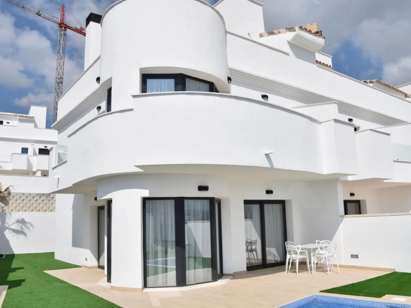 Modern holiday home in Finestrat with sea views