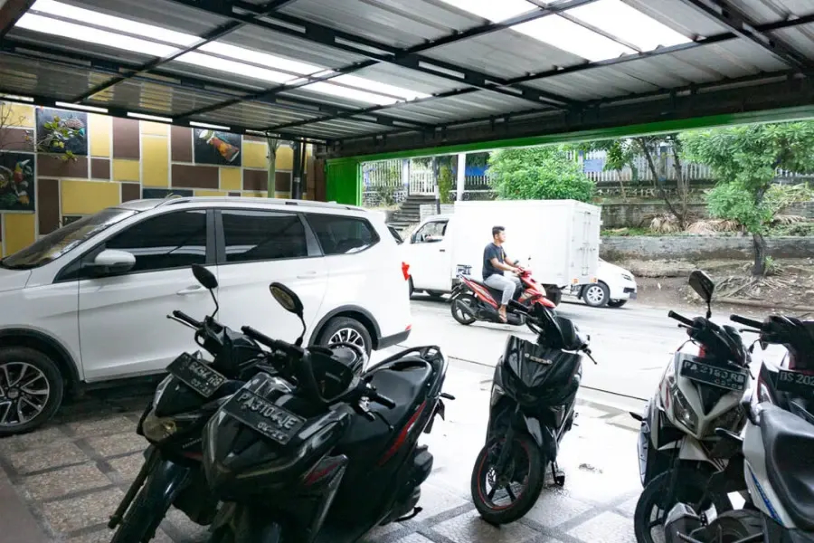 RedDoorz near Pelabuhan Jayapura