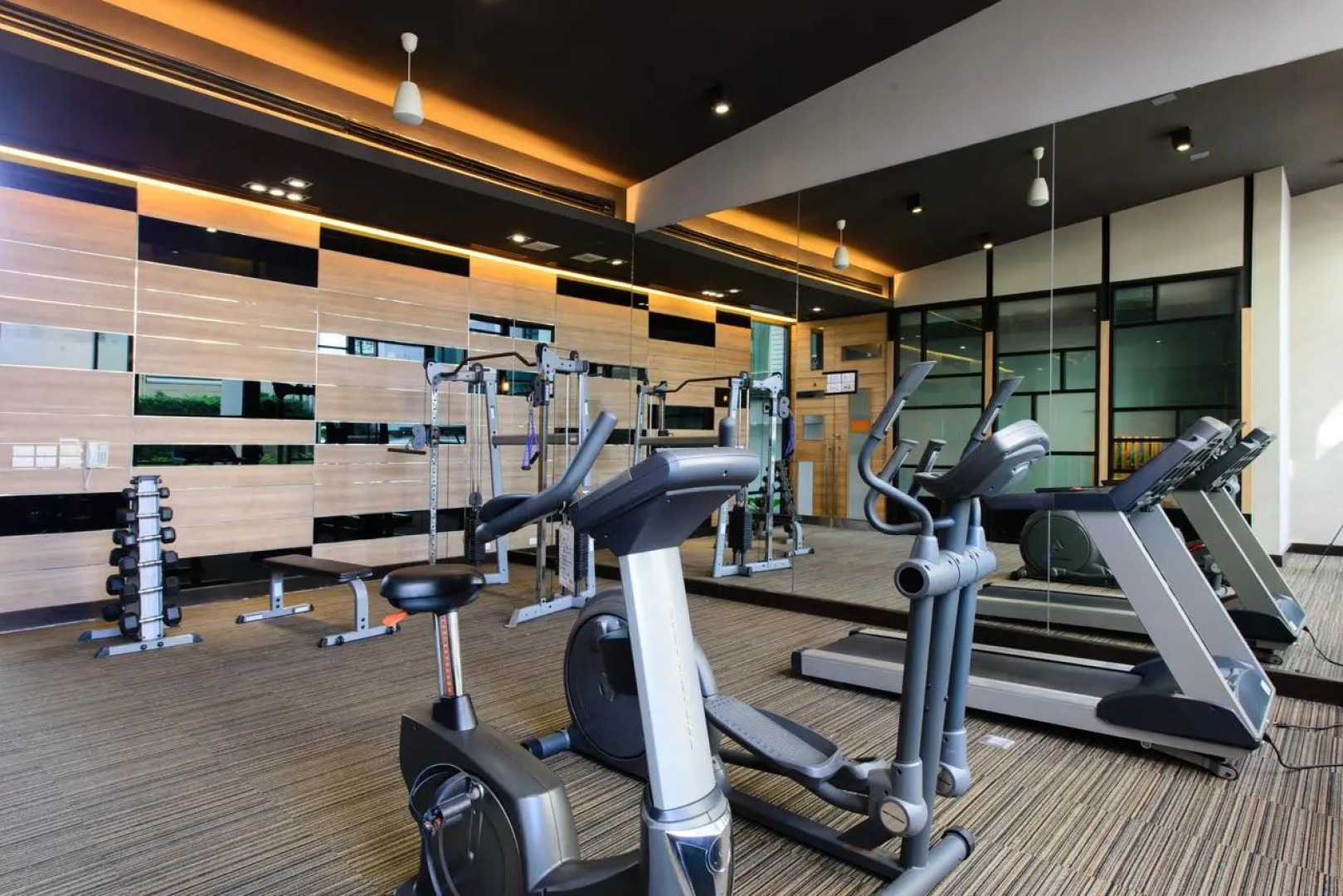 Отель Mida Hotel Ngamwongwan