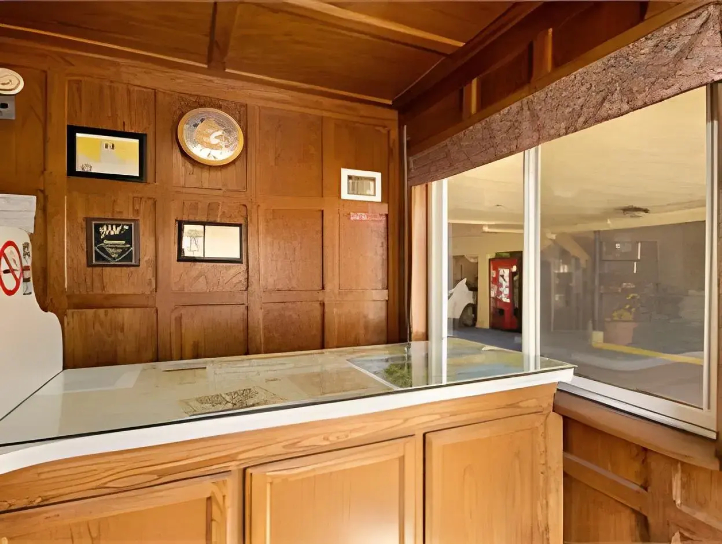 Boarders Inn & Suites by Cobblestone Hotels - Waterloo/Cedar Falls