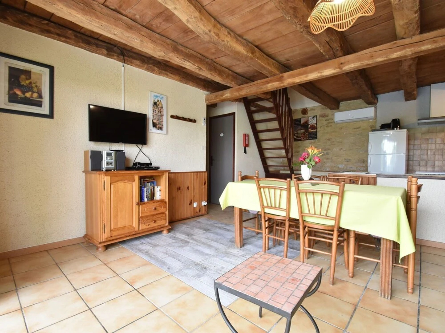 Holiday Home With Very Beautiful View of Marquay , Close to the Caves