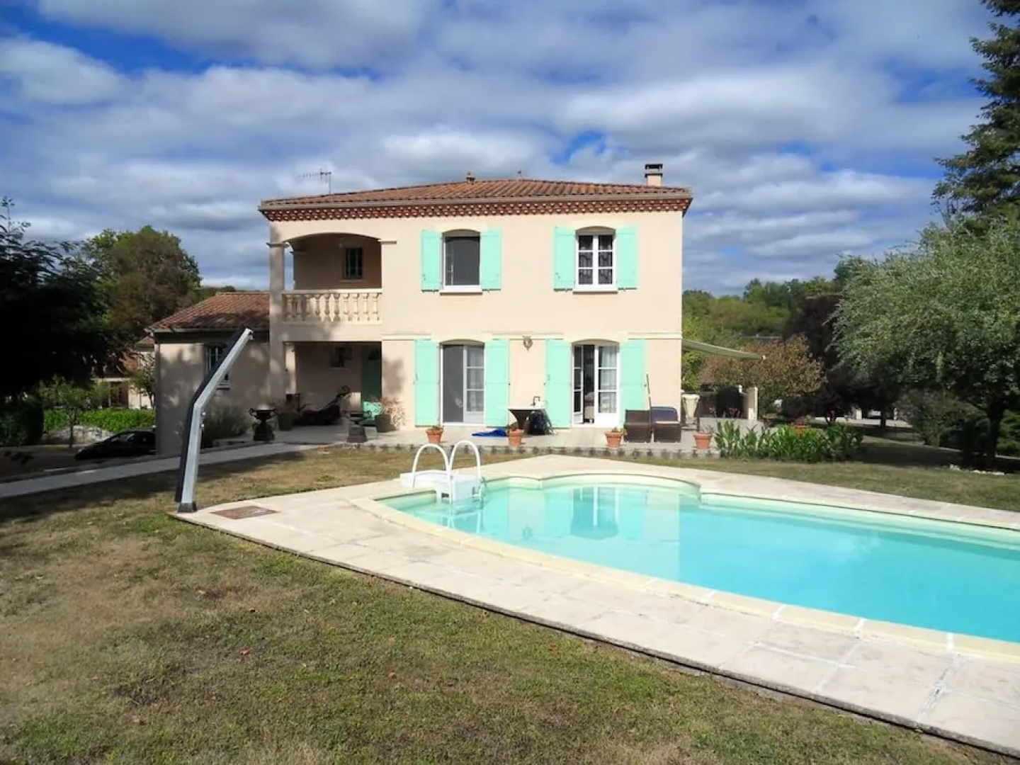 Villa With 3 Bedrooms in Ribérac, With Private Pool, Enclosed Garden and Wifi