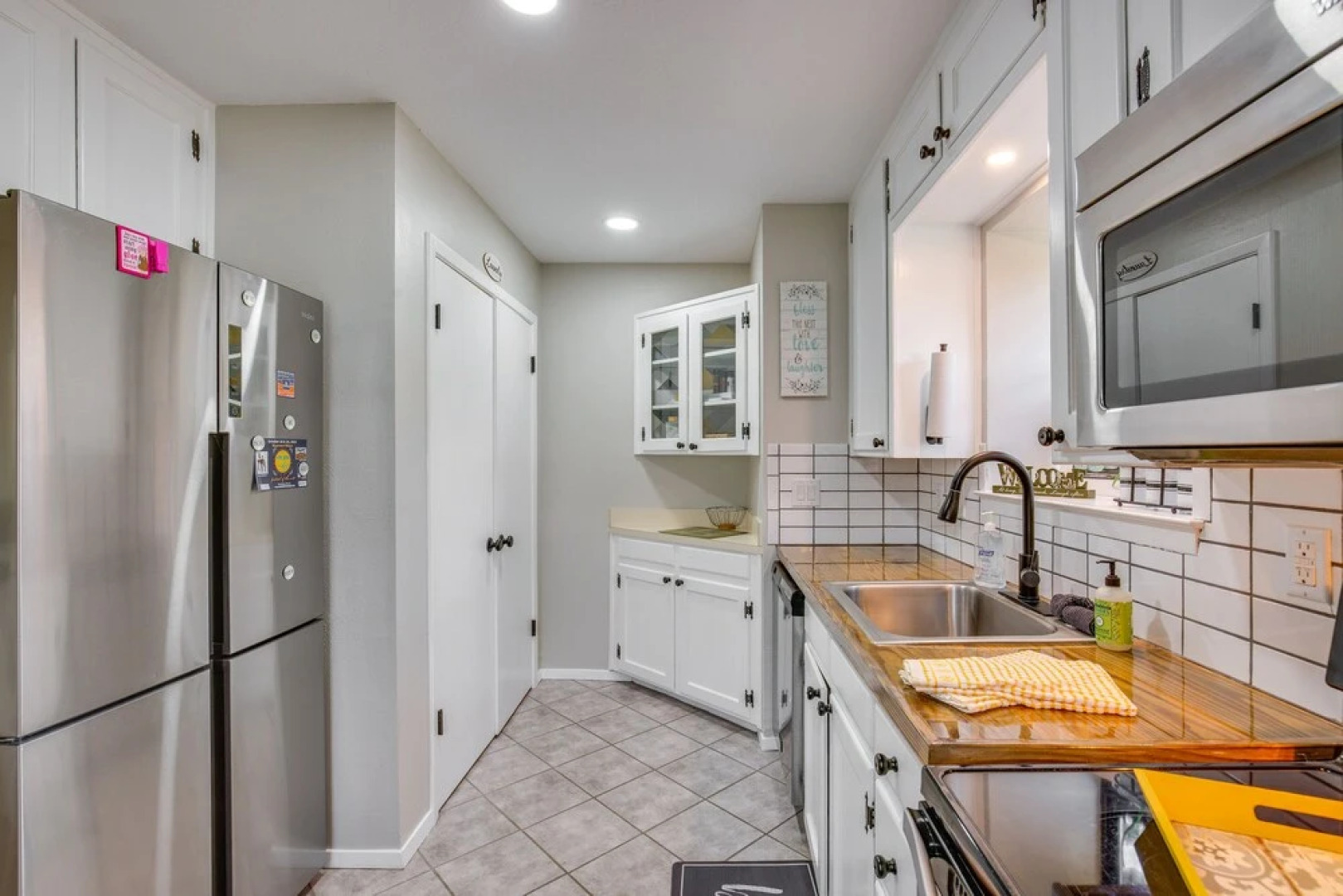 Charming Granbury Cottage Retreat w/ Private Patio