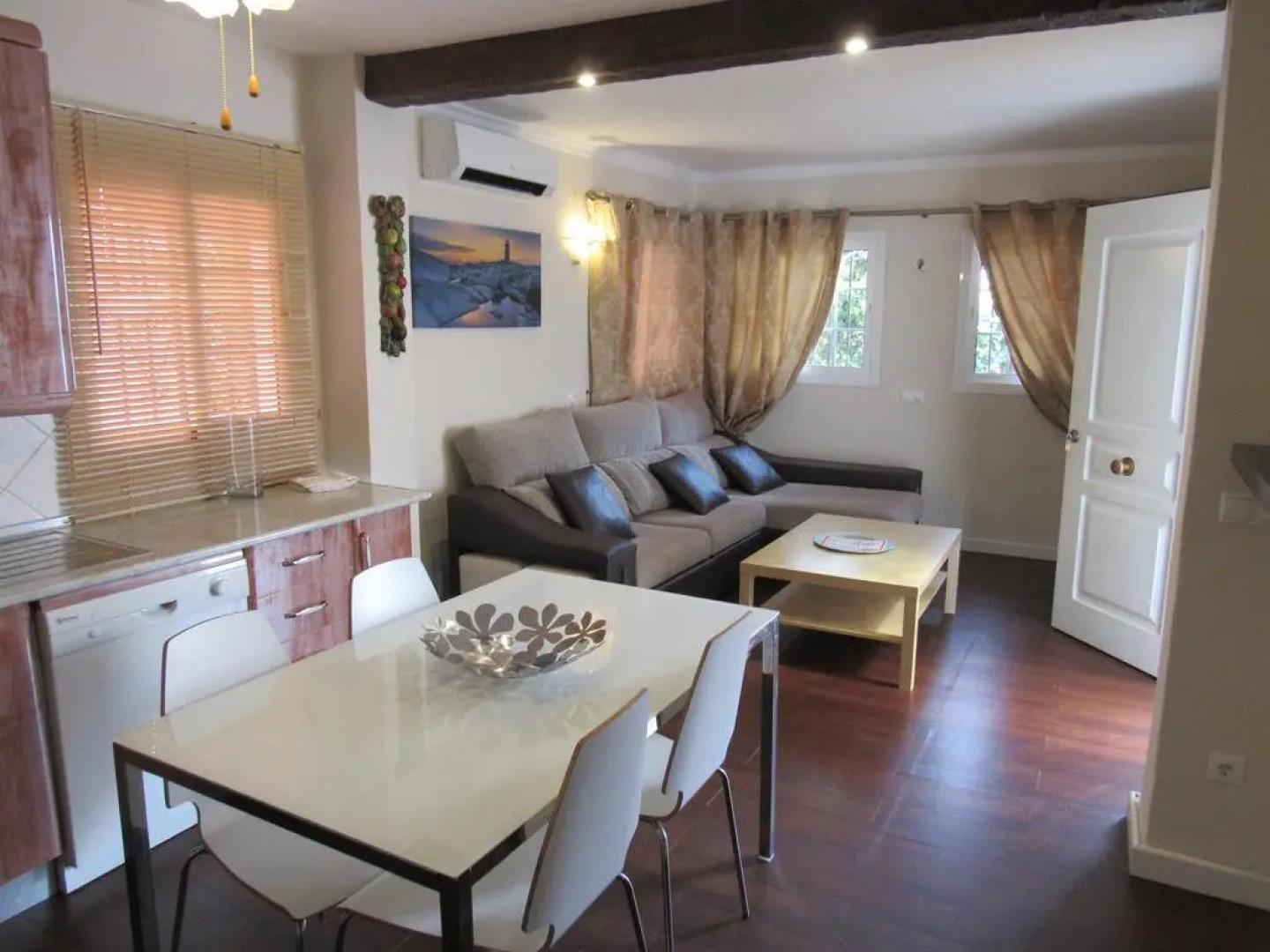 Отель Los Arcos