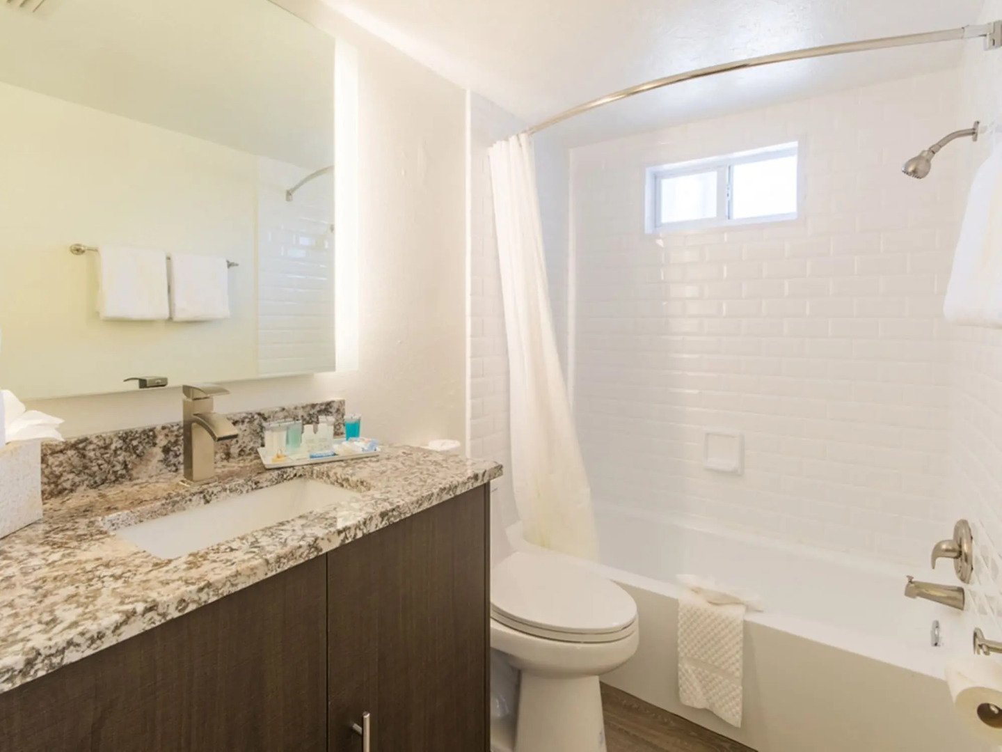 Hibiscus Suites - Gateway to Siesta Key