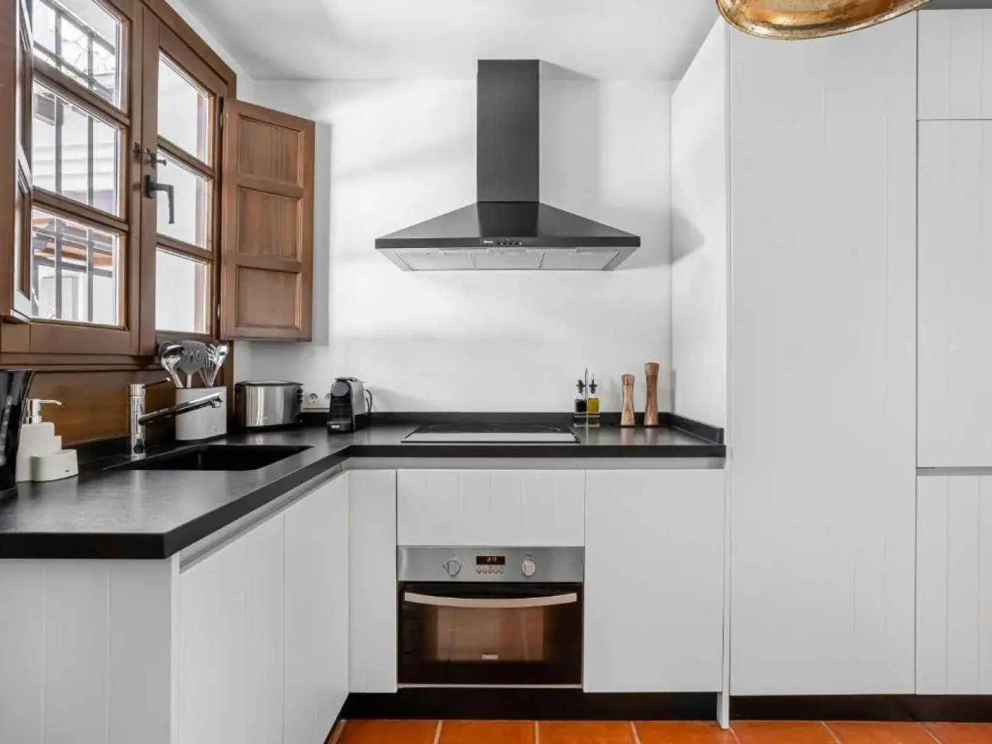 Limehome Granada Calle Sta. Ana