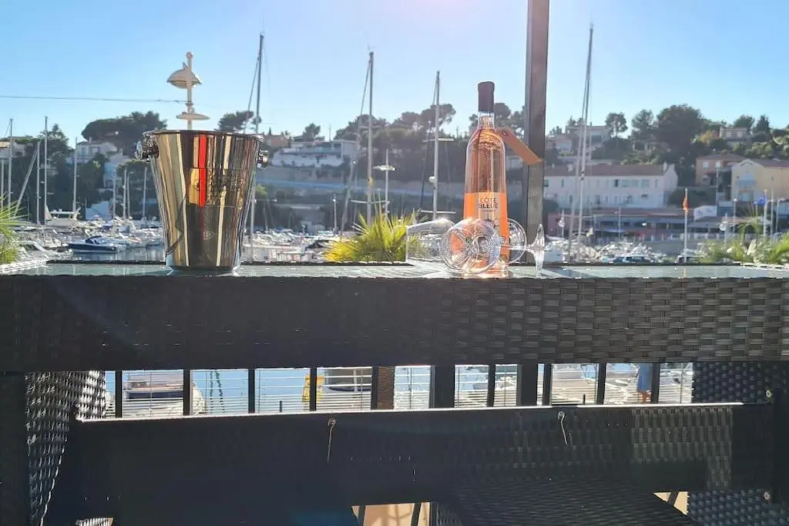 Bel appartement avec vue panoramique sur le port