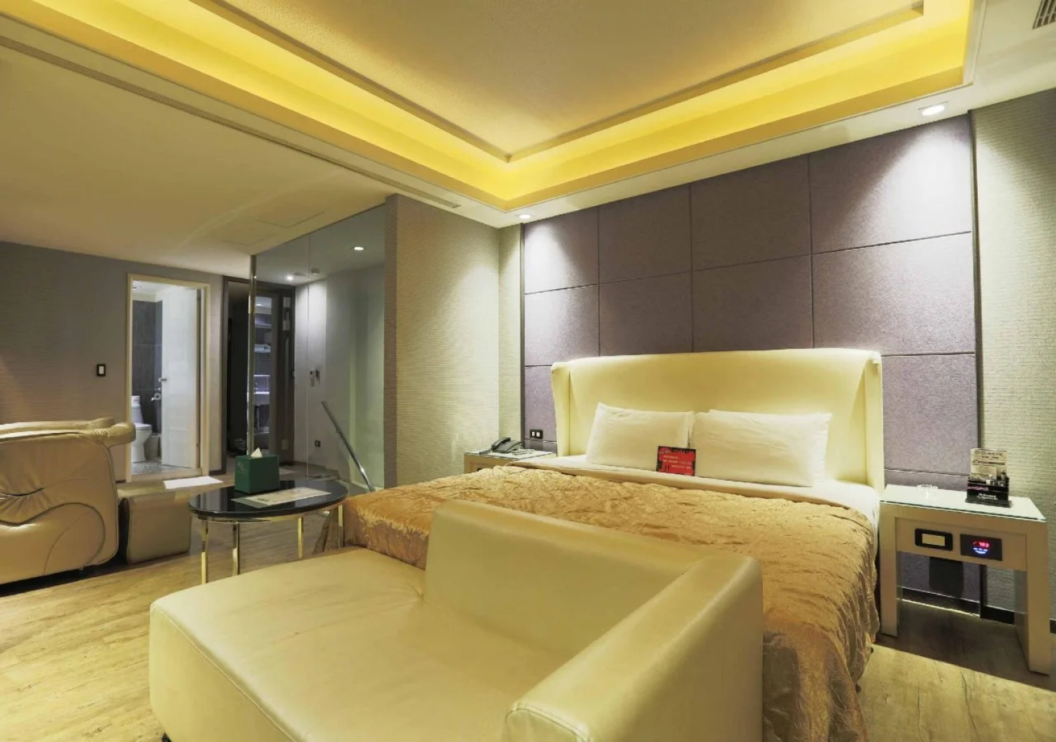 Royal Group Motel Buo Ai Branch