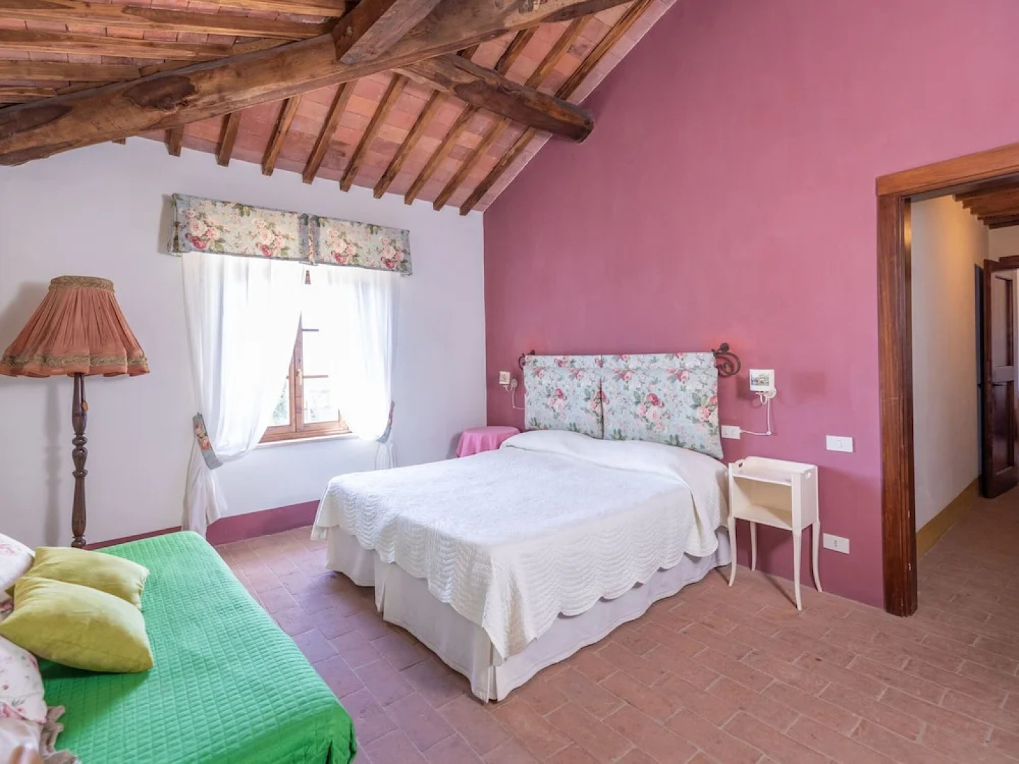 Secluded Apartment in Rapolano Terme with Garden