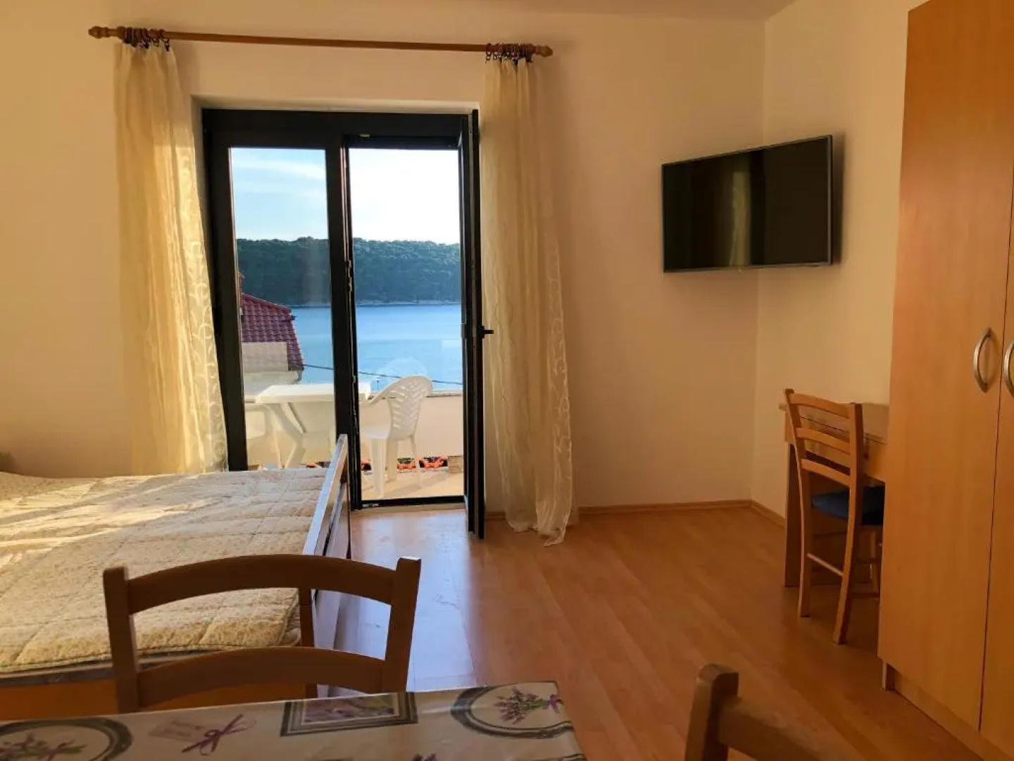 Apartments Palit Rab