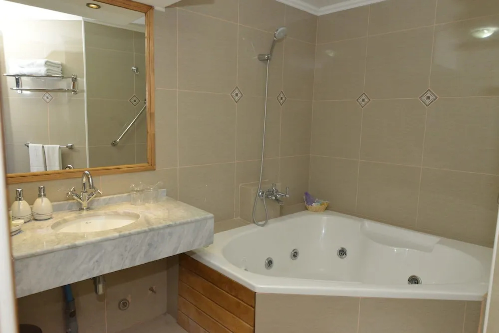 Howard Johnson Hotel Rinconada de Los Andes