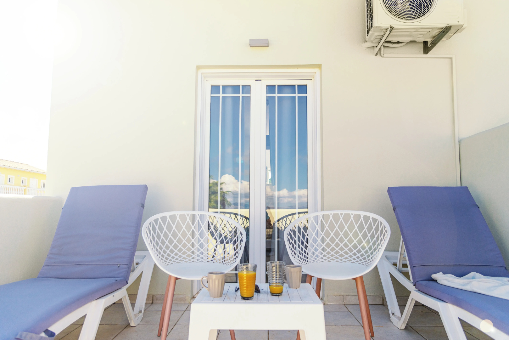 Olive Grove Beachfront Apartments & Suites