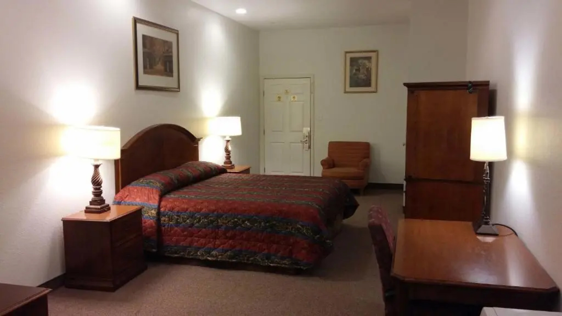Country Regency Inn & Suites