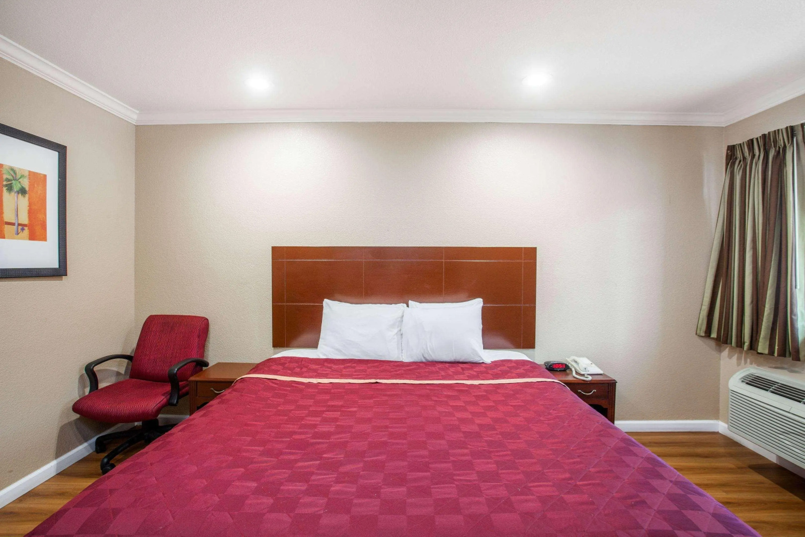 Express Inn & Suites