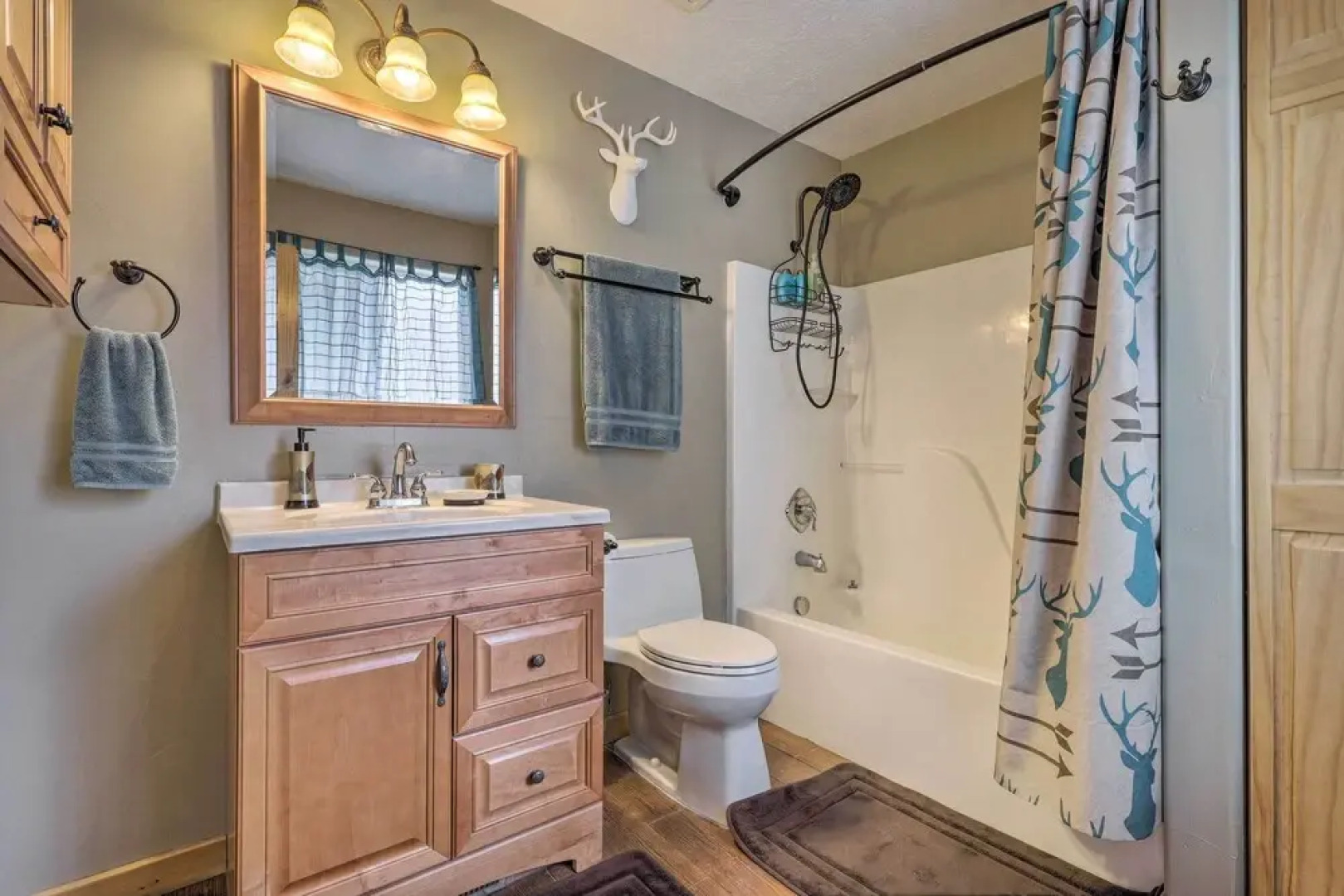 Cabin w/ Deck & Fire Pit in Duck Creek Village