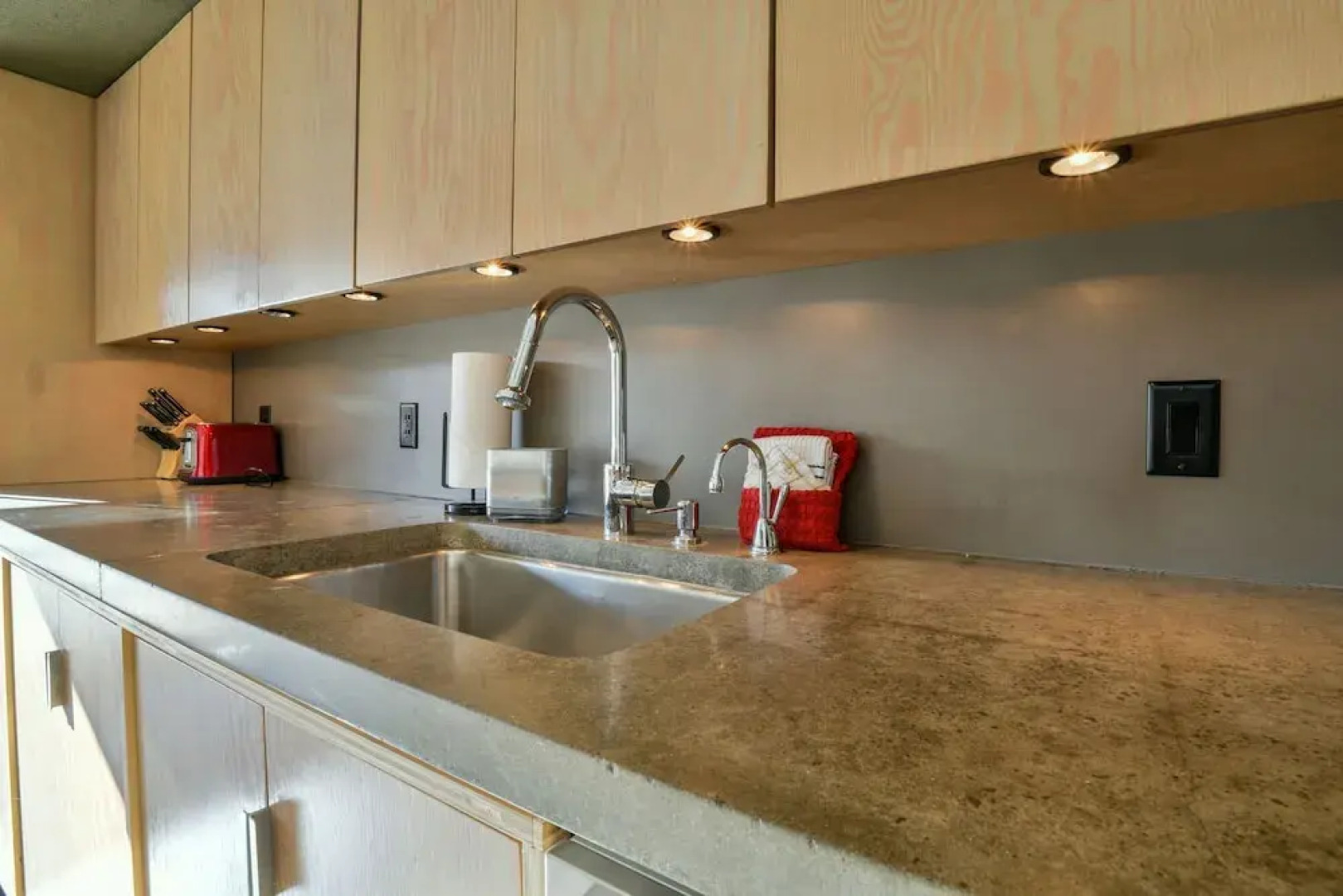 Arroyo Rez - in the beautiful red rocks of Moab with private hot tub