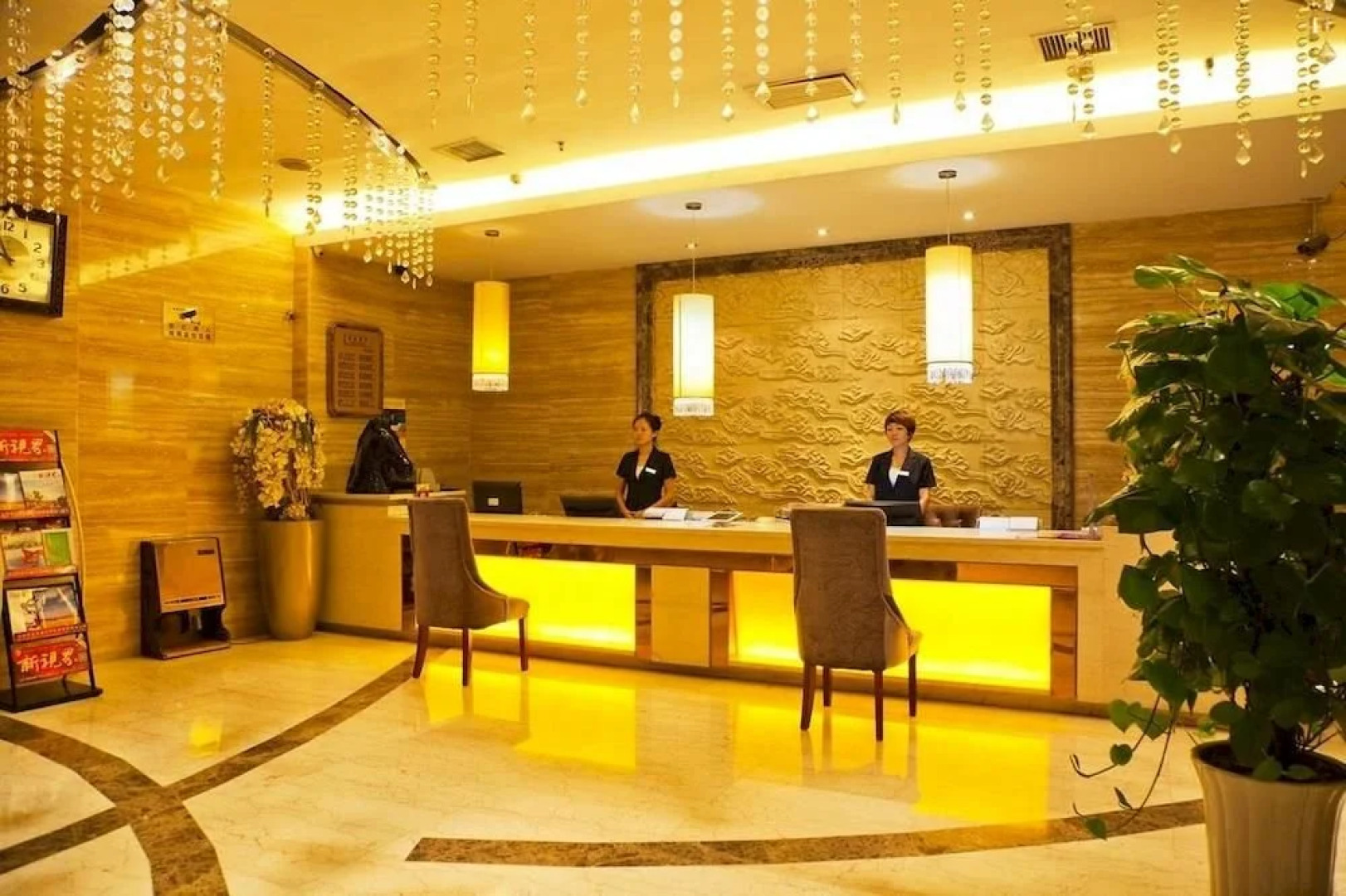 Hanbang Hotel (Hanzhong High-speed Railway Station Central Hospital)