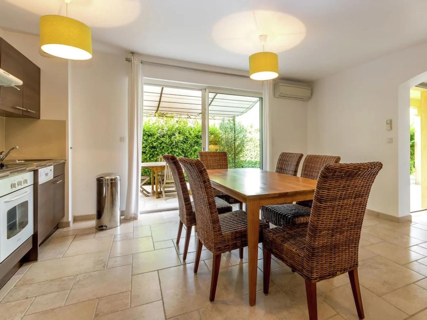 Luxury Apartment for six People in Residence in the Heart of Provence