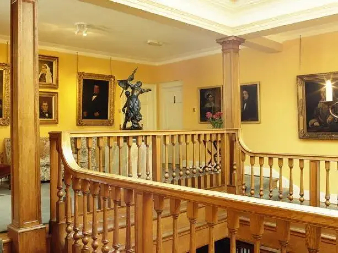 Kinloch House