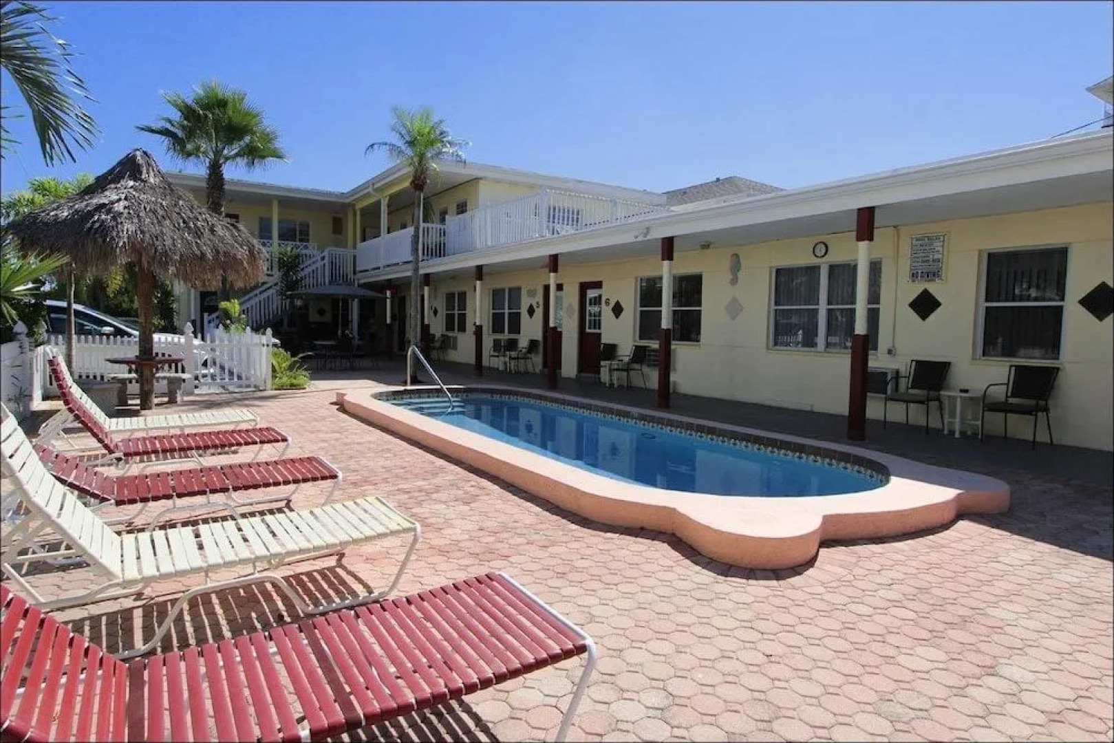 Silver Sands Motel