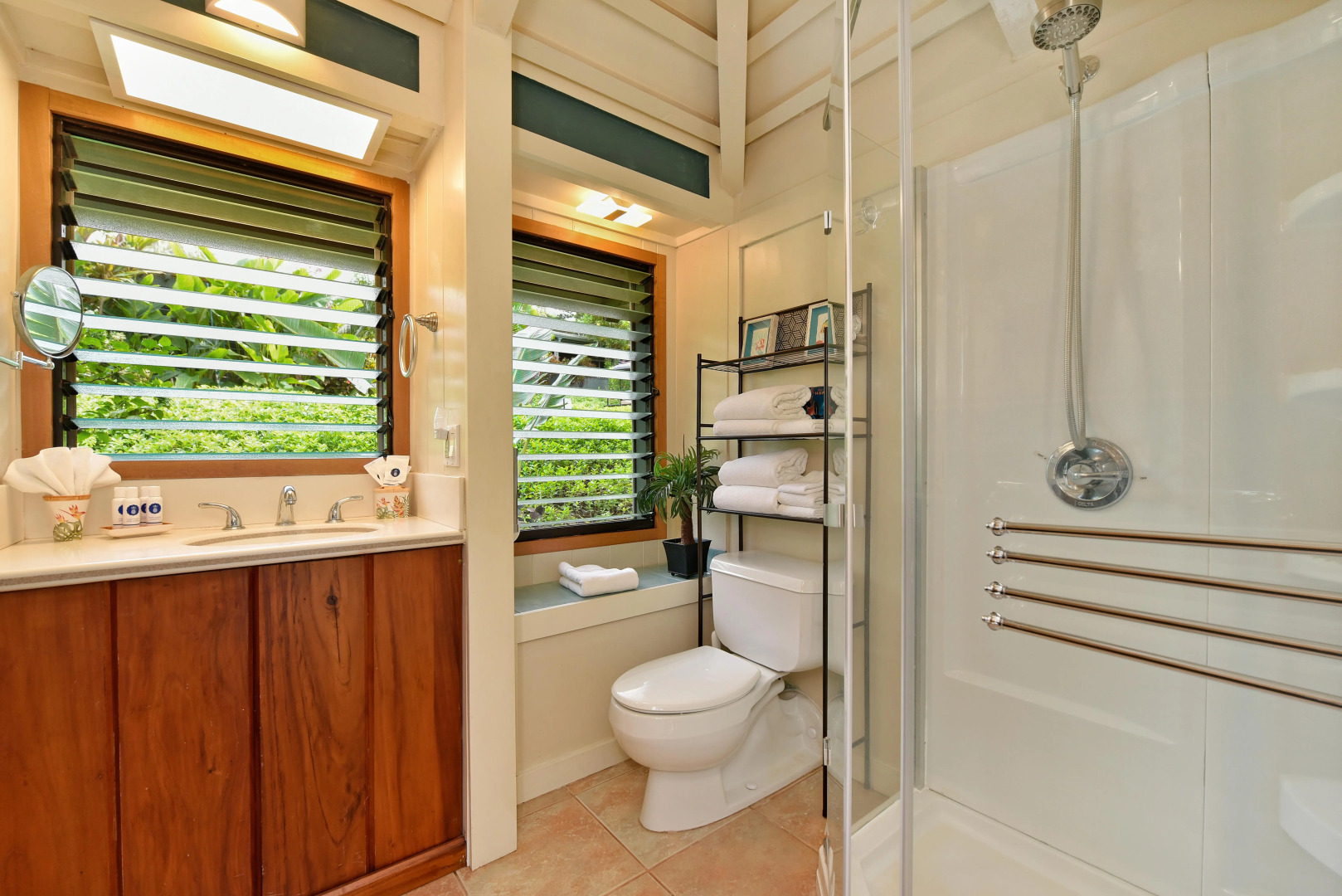 International Colony Club 34