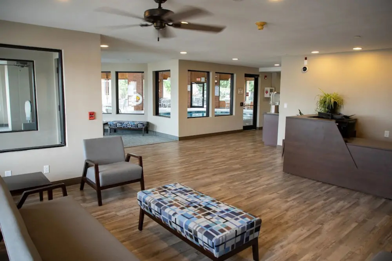 Lomira Inn and Suites