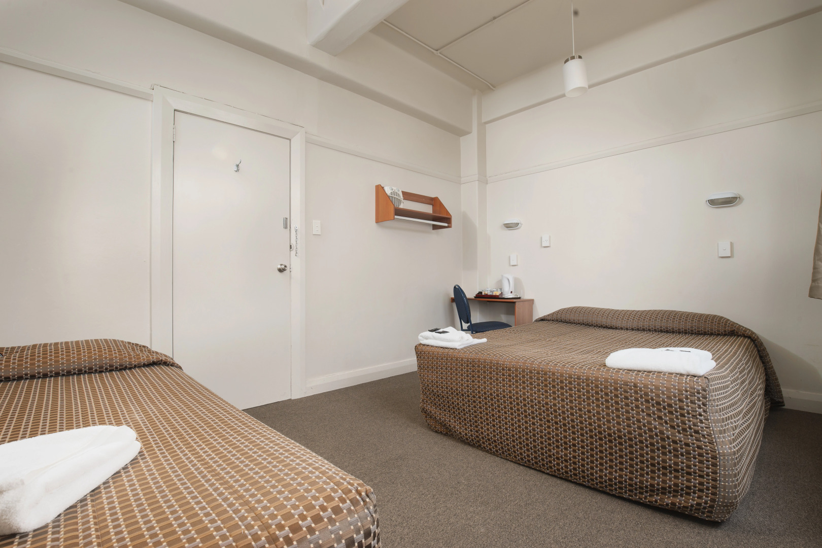 Kiwi International Hotel