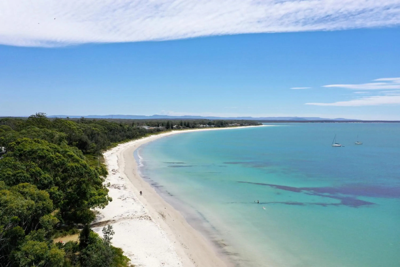 JUST-4-YOU! amazing sea views, WIFI, fullly air-conditioned, king bed