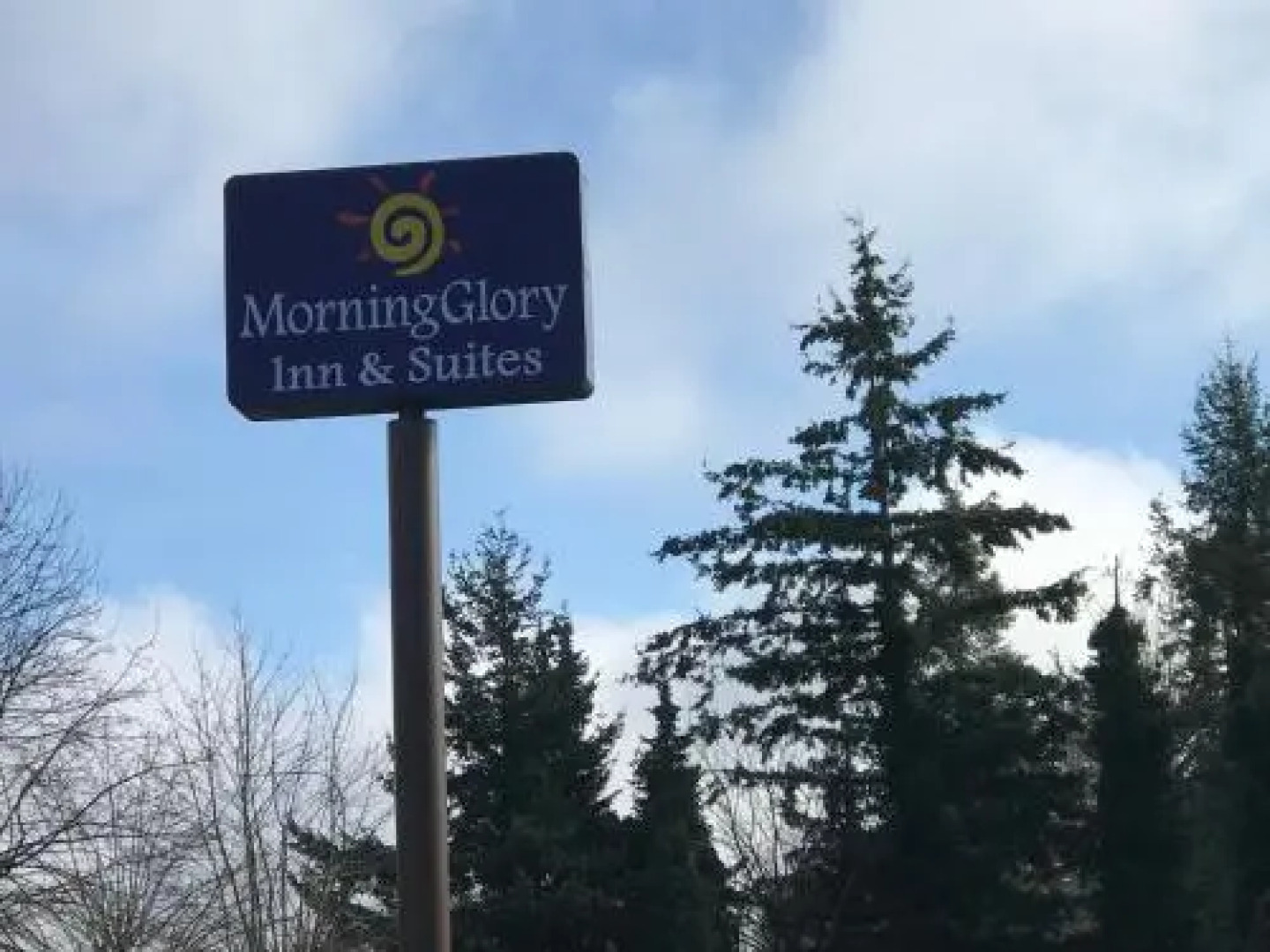 Econo Lodge Inn & Suites