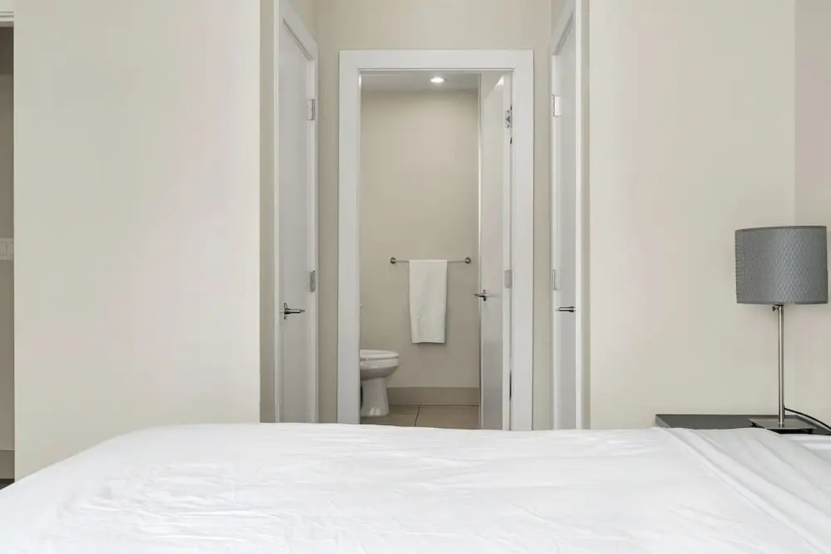 Harmony Haven 2BR Lakefront Suite