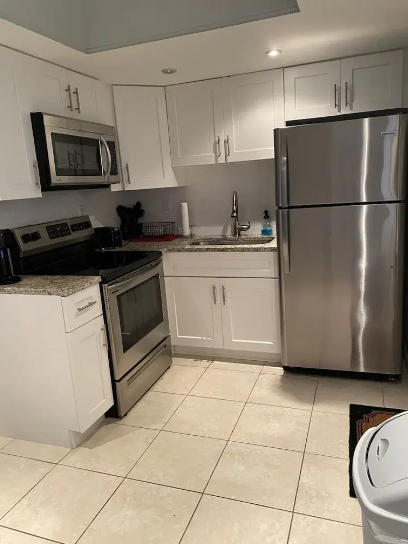 Entire Condo Close To Intercoastal 1 Bedroom Condo by Redawning
