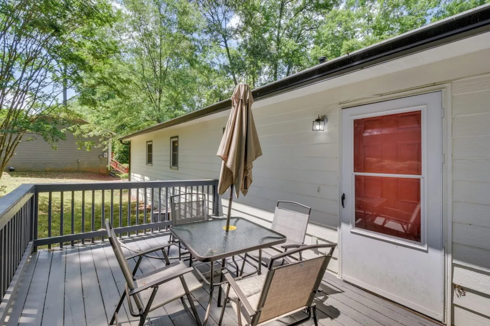 Athens Home w/ Deck - Near Sanford Stadium!