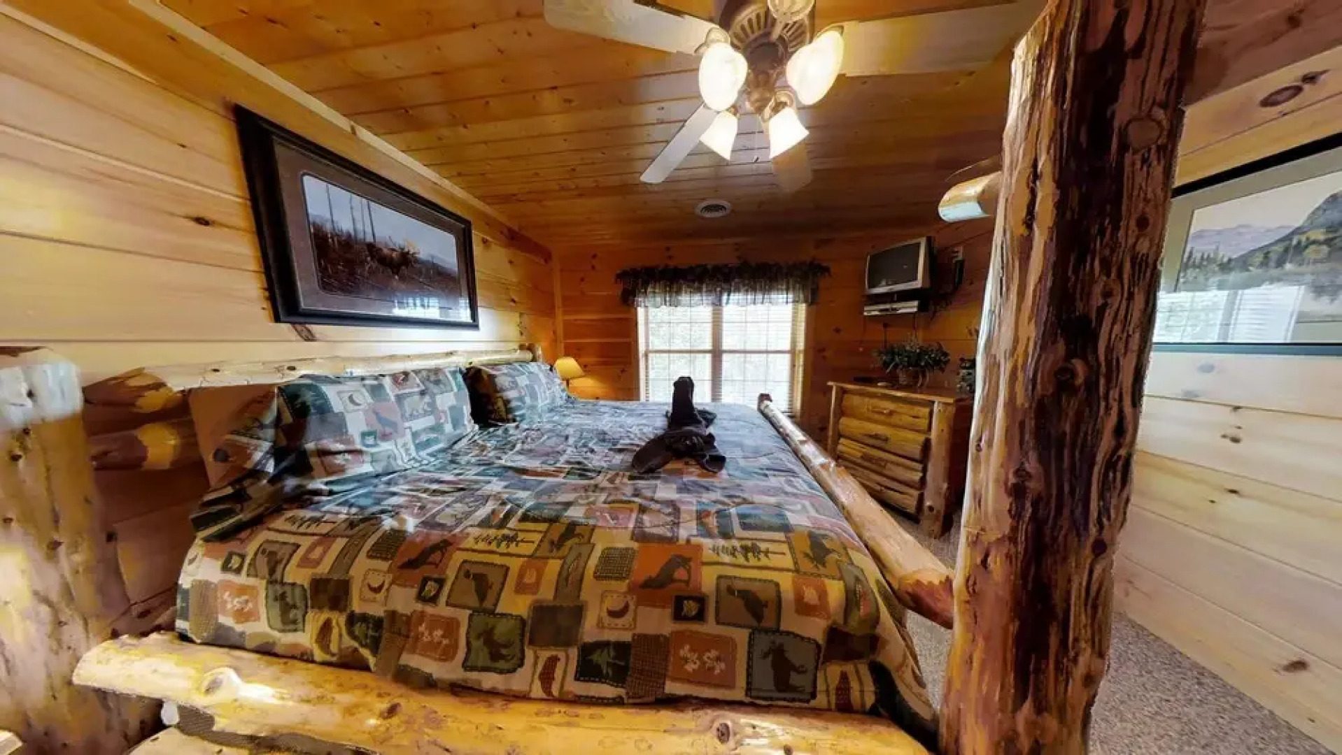 Rocky Top Rendez - 2 Br cabin by RedAwning