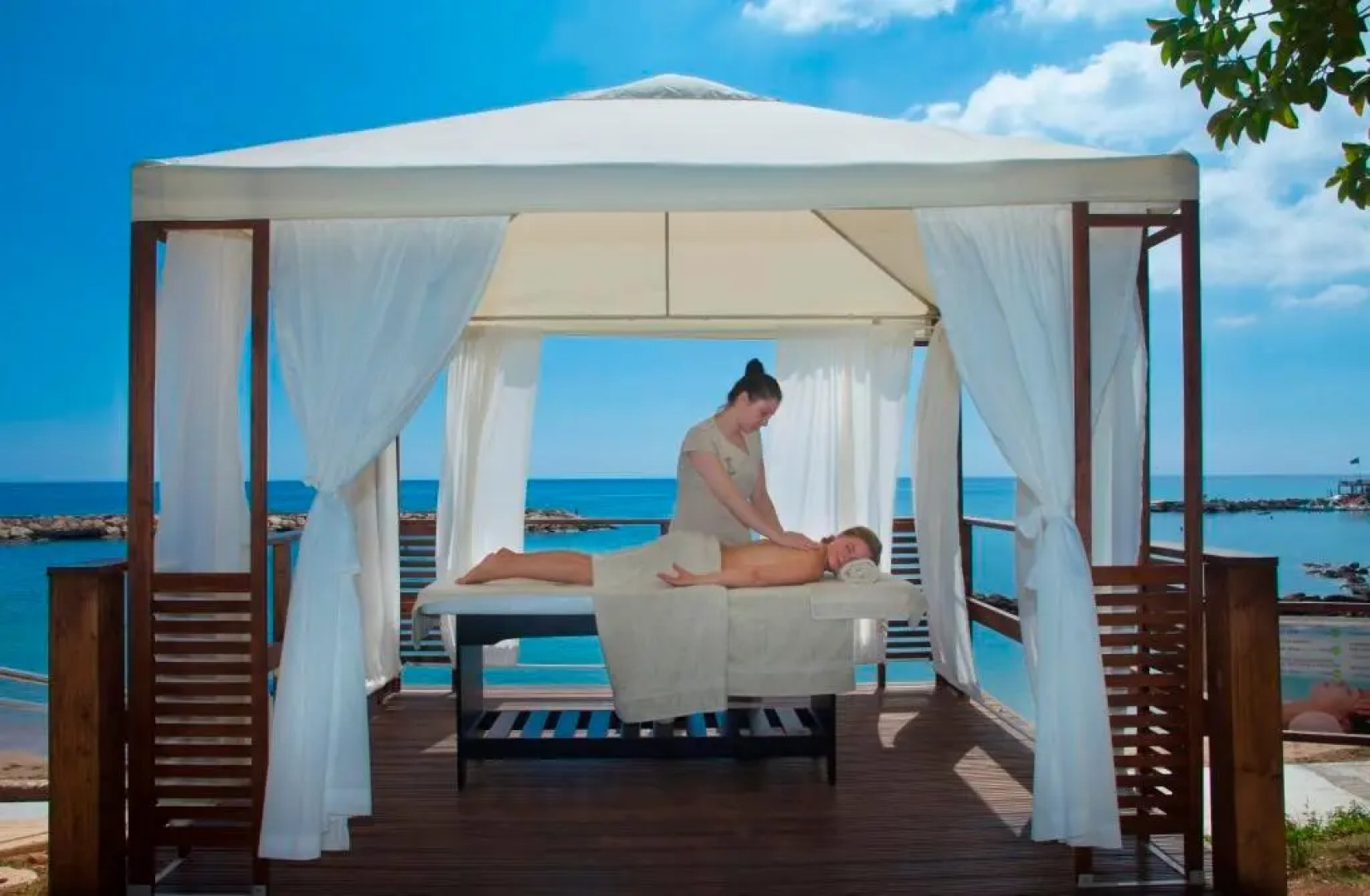 The Golden Coast Beach Hotel