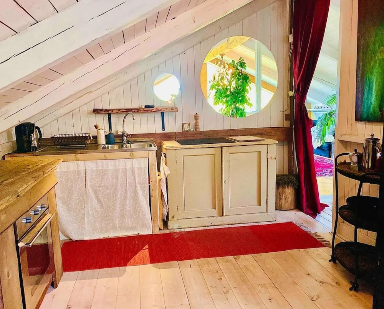 Romantic Spa Villa With Fireplace by the Lake