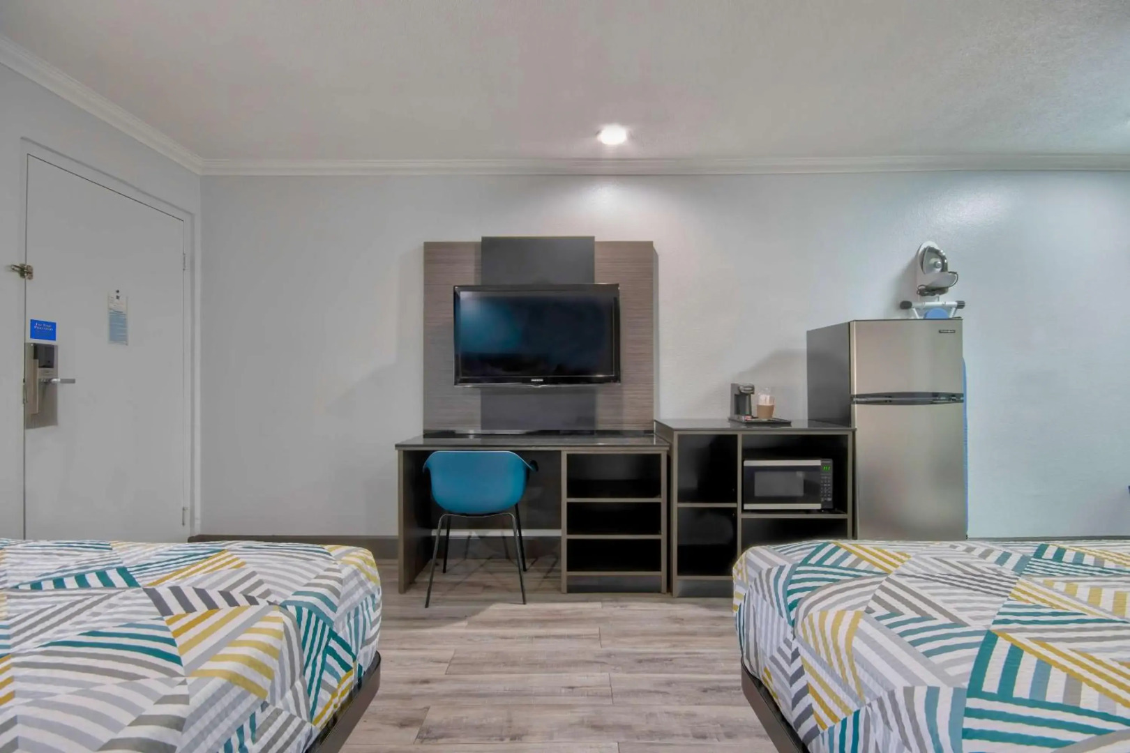 Studio 6 Suites – San Bernardino, CA