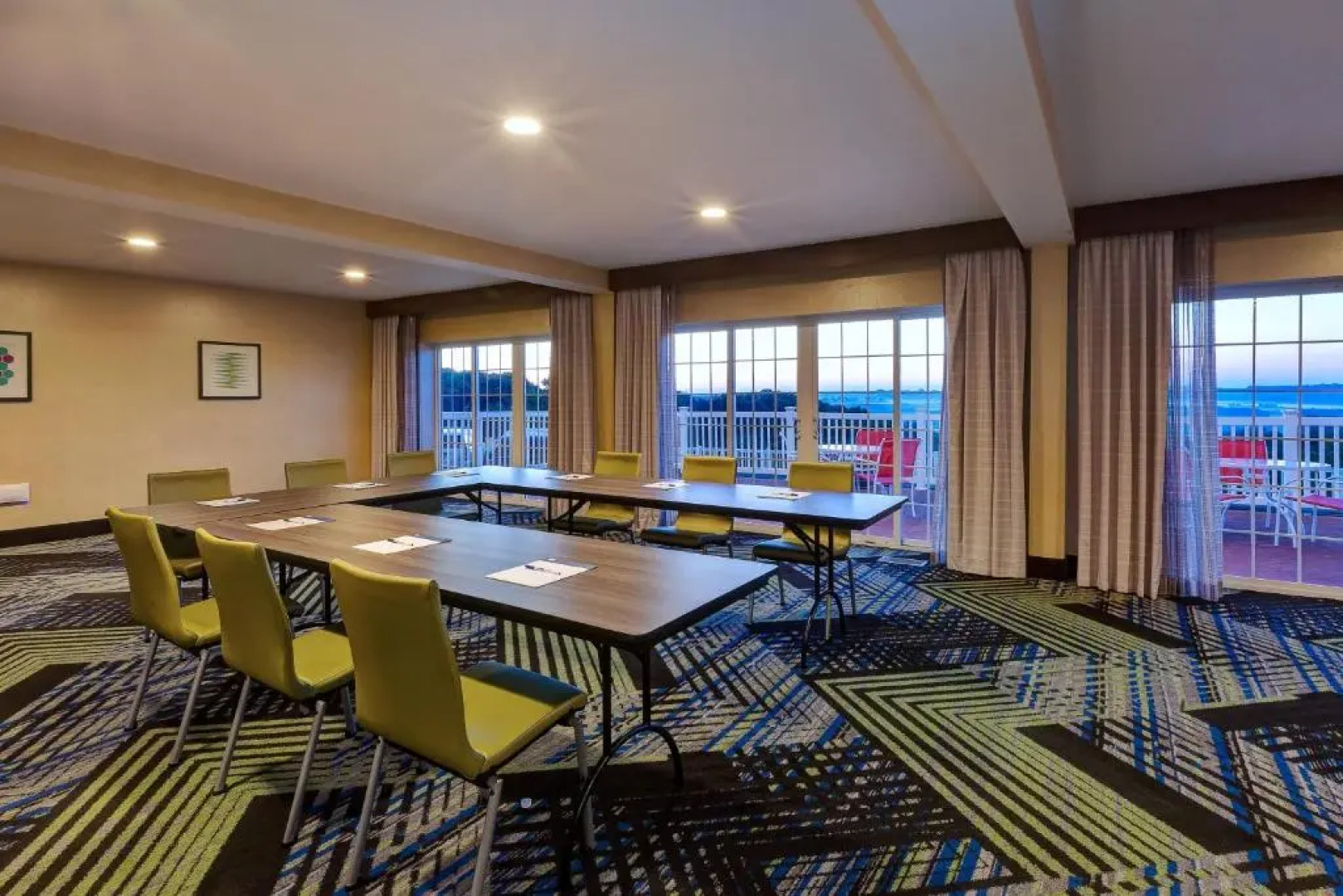 Holiday Inn Express & Suites Petoskey by IHG