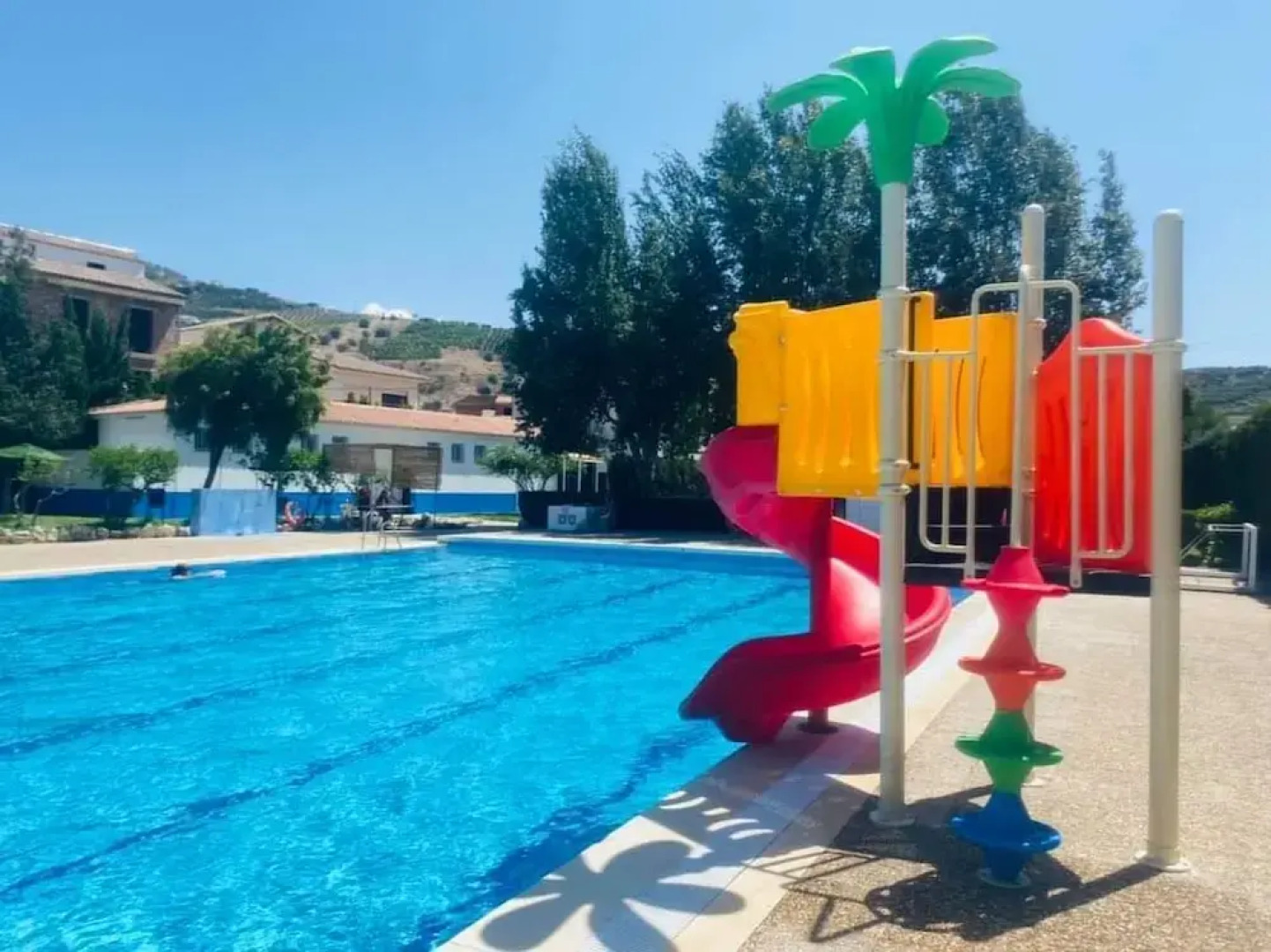 Casa Maruja en Cutar con Jacuzzi y Wifi Fibra