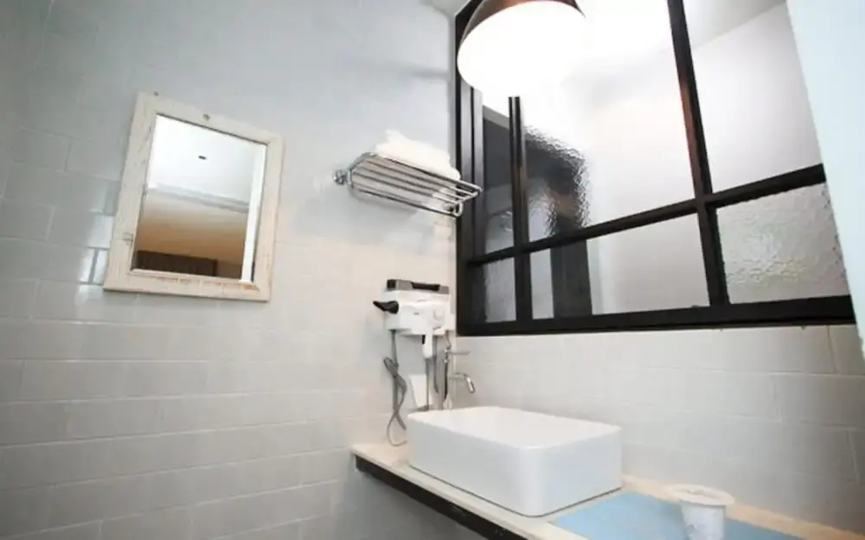 Changwon Palyongdong Praha Hotel