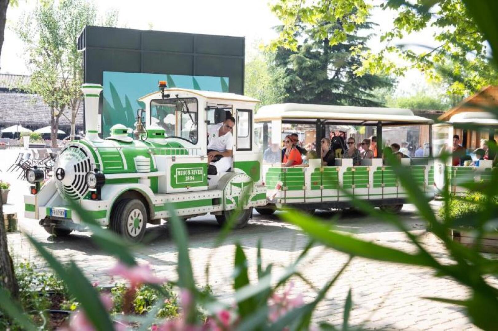 hu Altomincio Village