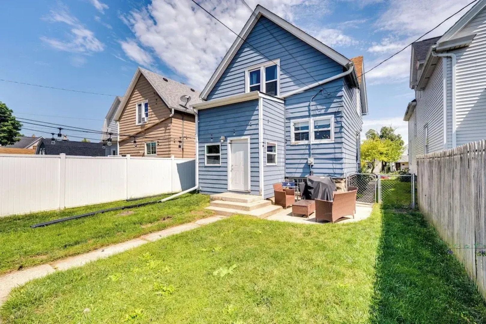 Pet-friendly Home - 6 Mi to Downtown Milwaukee!