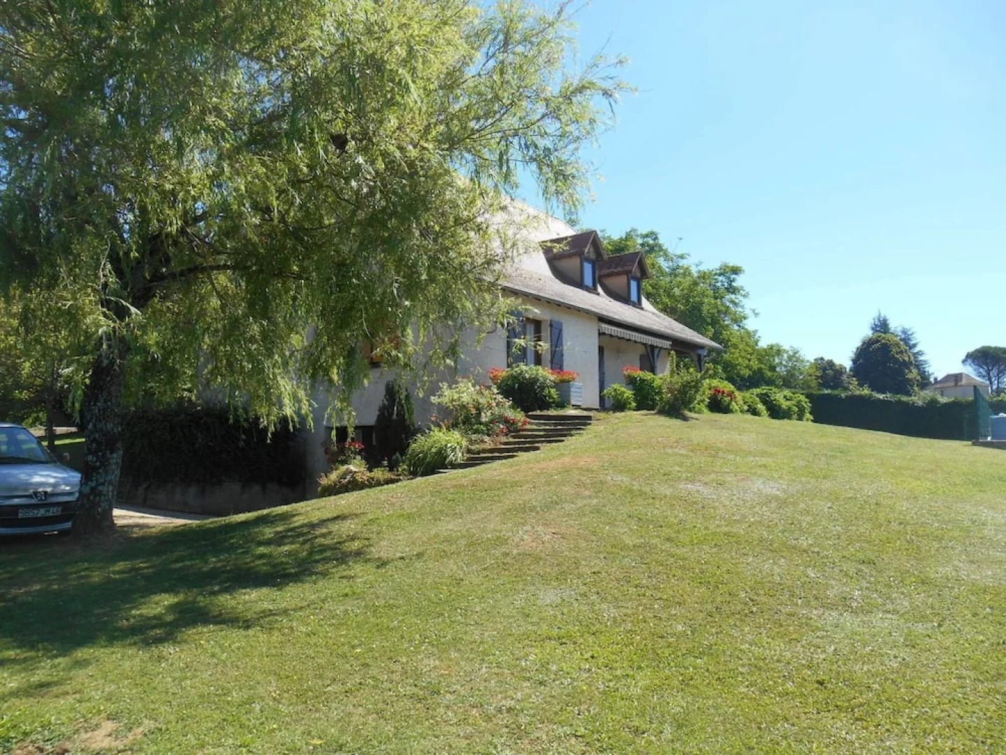 Comfortable Villa Near Alvignac With Private Swimming Pool and Stunning View