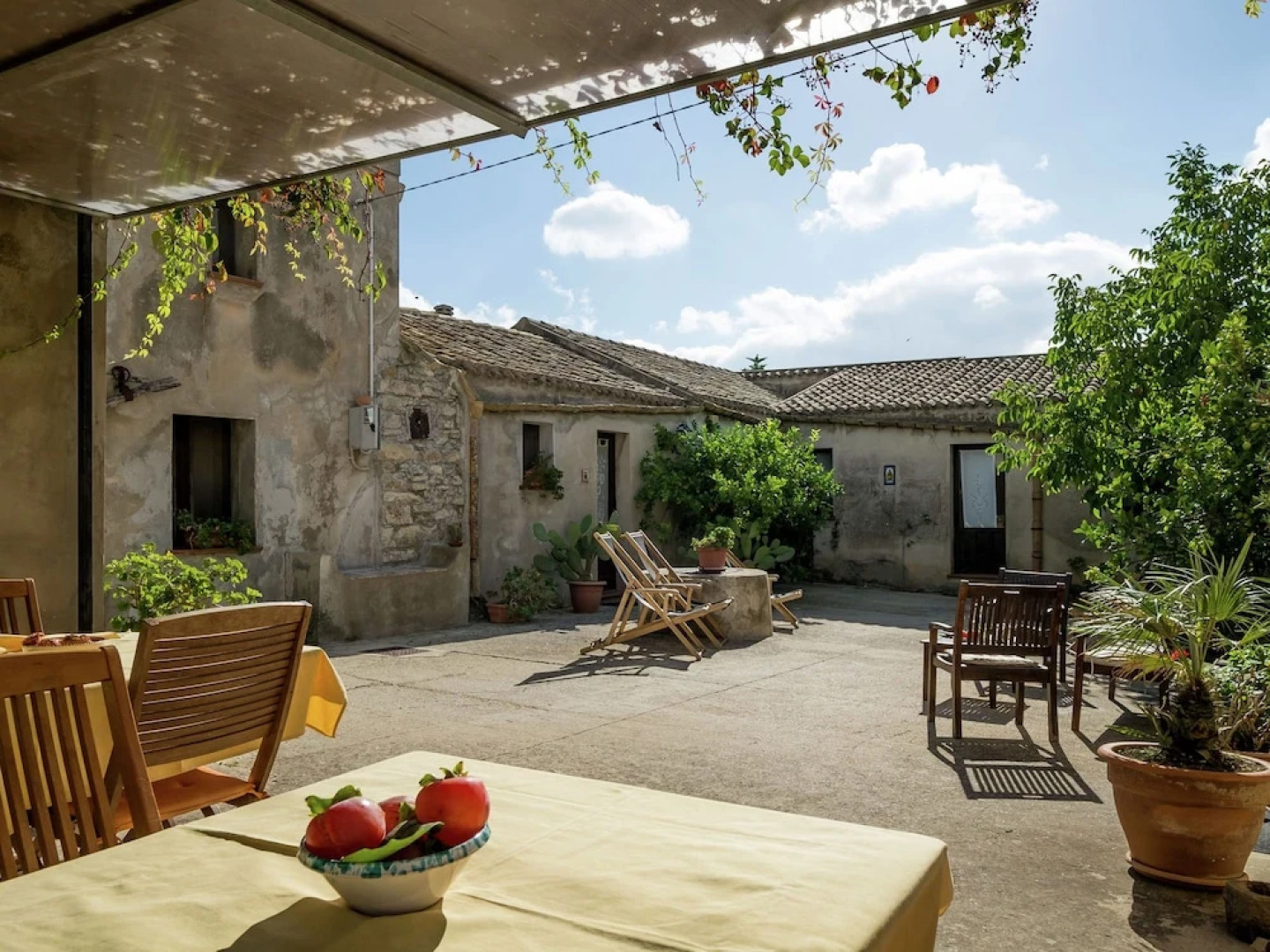 Apartment in Annex With Swimming Pool Right in the Sicilian Countryside