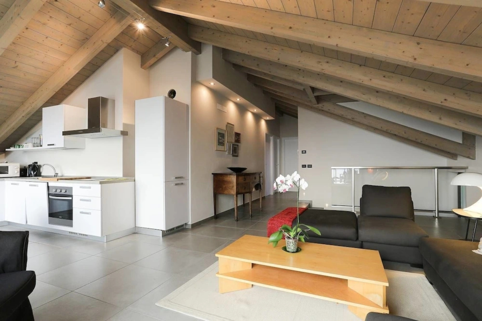 Stunning Family Friendly Italian Lakes 3 bed Villa With Pool, Wifi, Bbq, Lake Views