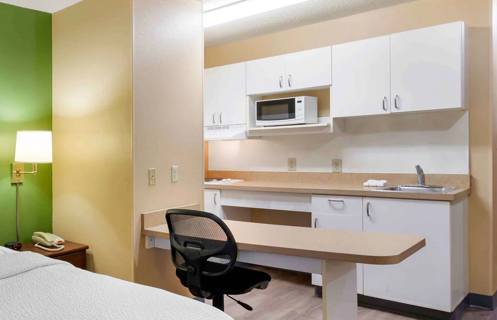 Extended Stay America Suites Kansas City Airport